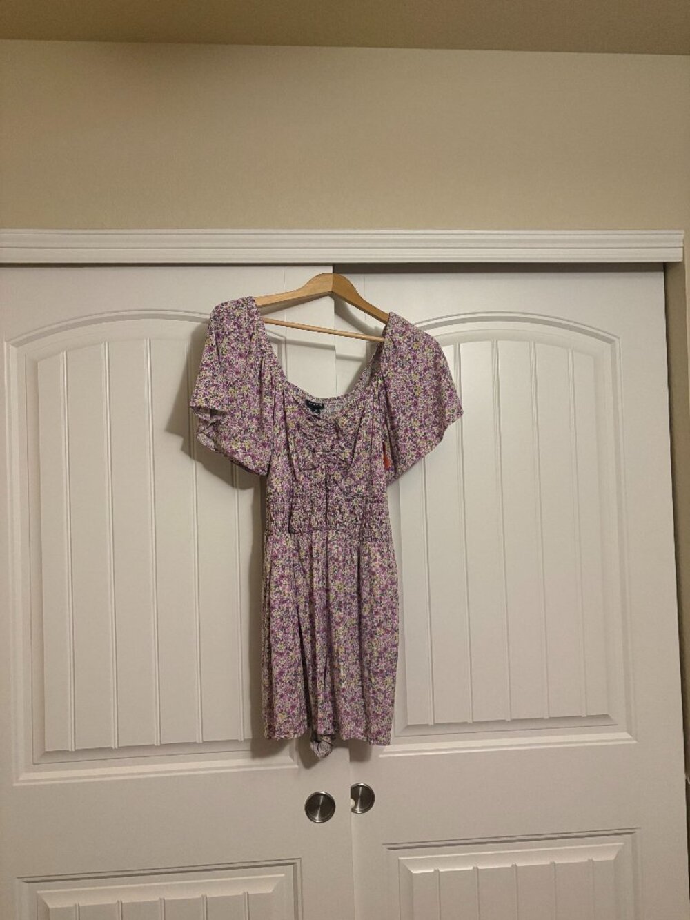 Torrid Flutter Sleeve Romper Torrid Size 0 US Large Pretty Ditsy Floral Multi